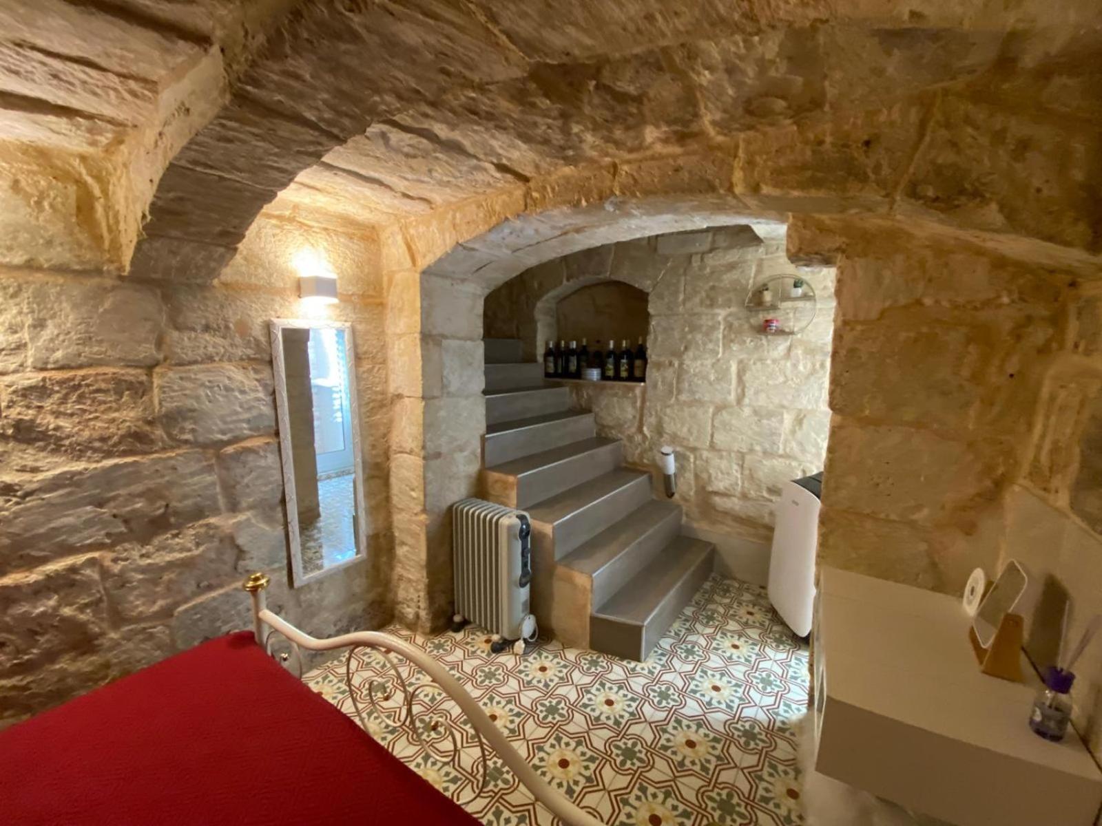 Malta'S Naughtiest Cabaret Apartment Il Furjana Bagian luar foto